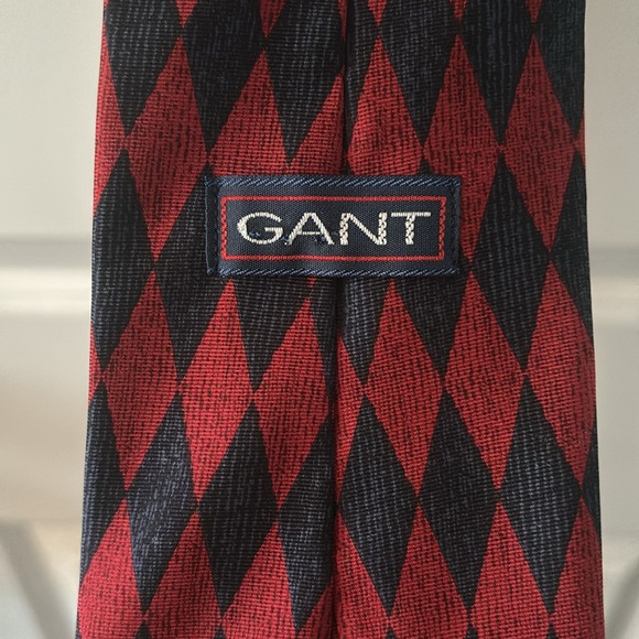 3/10$🌹🌹🌹GANT Pure Silk Men’s Tie Diamonds Golf Club Design Red Navy Blue - Picture 3 of 6